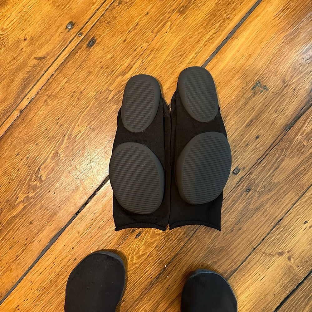 Yeezy Pods. Size 3